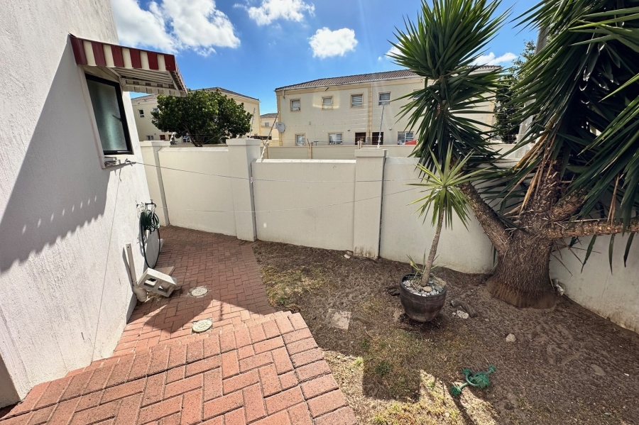 1 Bedroom Property for Sale in Parklands Western Cape